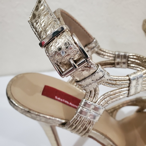 Red by Saks Fifth Ave Gold Leather Heels Size 6.5 - Picture 5 of 9